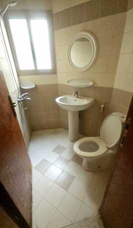 Salmaniya, Apartments/Houses, BHD 120/month,  2 BR,  2 Bedroom Unfurnished Flat For Rent Without Ewa