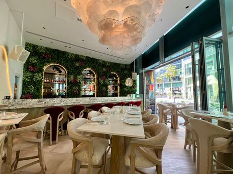 Dubai, Shops, AED 2950000,  5000 Sq. Feet,  Restaurant Fully Equipped For Sale &ndash; Prime Location