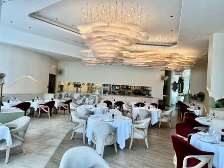 Dubai, Shops, AED 2950000,  5000 Sq. Feet,  Restaurant Fully Equipped For Sale &ndash; Prime Location