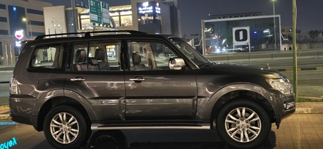 Khobar, Vehicles, Cars & Trucks , SAR 53000,  Mitsubishi Pajero,  2017,  Automatic,  148000 KM,   , Golden Special Edition. Full Option. 4x4, Well Maintained, USED BY