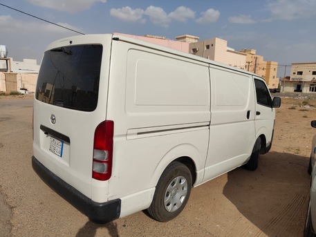 Riyadh, Vehicles, Cars & Trucks , SAR 60000,  Toyota Hi-Ace,  2016,  Manual,  400000 KM,  Ready To Drive Condition