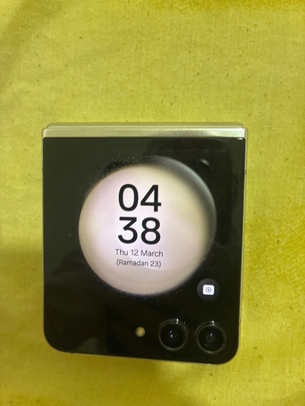 Khobar, Mobile Phones, SAR 1600,  Model: Samsung Galaxy Z Flip5 (SM-F731) 	&bull;	RAM/Storage: 8GB / 256GB 	&bull;	Color: Cream 	&bull;	Con