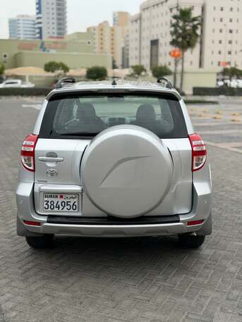 Manama, Vehicles, Cars & Trucks , BHD 2650,  Toyota RAV4,  2011,  Automatic,  137 KM,