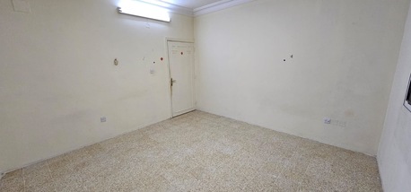 Al Malaz, Villas, 1BHK Villa Portion For Rent In Al Malaz, Behind Tamimi Market. 12,000Sr/6months