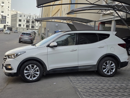 Dammam, Vehicles, Cars & Trucks , SAR 43000,  Hyundai Santa Fe,  2018,  Automatic,  191000 KM,  4cylinder.  Good Condition