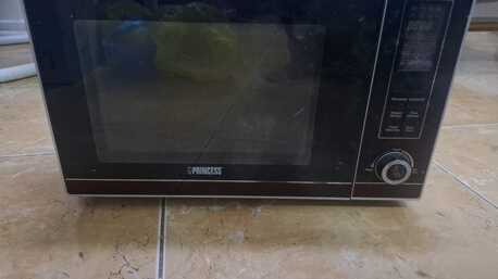 Al Rakah Al Shamaliyah, Free Items, Free - Oven - Need Repair / Baby Walker / Baby Bouncer