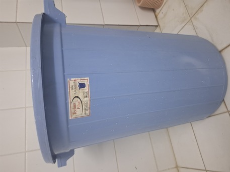 Al Rawdah, Household Items, SAR 160,  Queen Bed -Sofa Set 7 Seater -washing Machine -Buckets 13 Kg