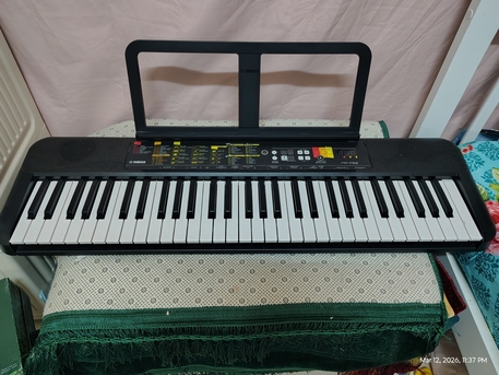 Al Aziziyah, Musical Instruments, SAR 350,  Yamaha Piano PSR-F52 (potable Keyboard With Original Adaptor))