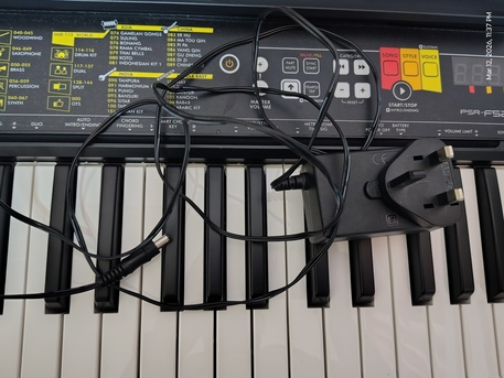 Al Aziziyah, Musical Instruments, SAR 350,  Yamaha Piano PSR-F52 (potable Keyboard With Original Adaptor))