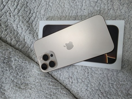 Akrabia, Mobile Phones, SAR 4450,  IPhone 16 Pro Max 512gb 100 Battery 3 Cycle Count Only