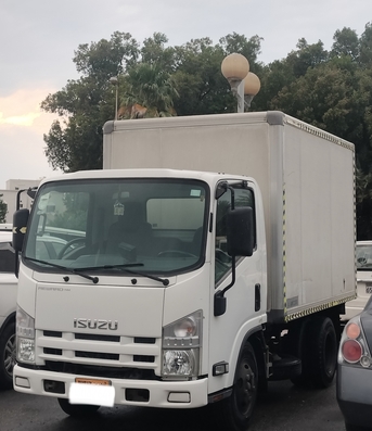 Salmaniya, Vehicles, Cars & Trucks , Isuzu Oasis,  2016,  Manual,  200000 KM,   ISUZU NMR ( Six Wheel Box Truck )