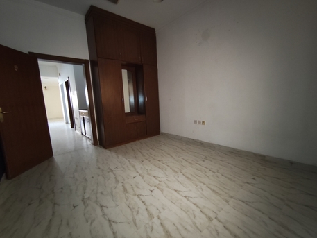Busaiteen, Apartments/Houses, BHD 200/year,  2 BR,  Busaiteen:- Groundfloor Spacious 2Bhk Unfurnished Flat On Rent..