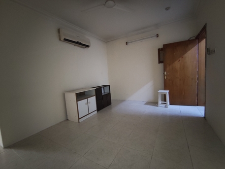 Gudaibiya, Apartments/Houses, BHD 160/year,  2 BR,  Gudaibiya:- 2Bhk Unfurnished Flat On Rent Beside Divya