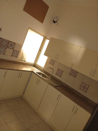 Manama, Apartments/Houses, BHD 220/year,  3 BR,  Big And Clean Apartment  شقه كبيره ونظيفه