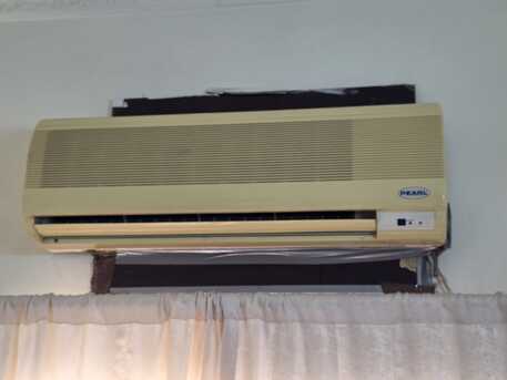 Manama, Air Conditioners, BHD 200,  2 Window AC, 1 Split AC, 1 Cooking Range. All Are In Good Condition