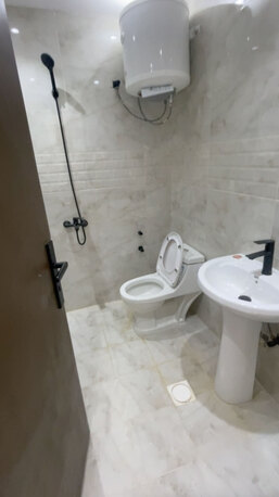 Al Malaz, Housing Exchanges, SAR 30000/year,  2 BR,  2 Rooms Apartment In Malaz, Near Malbriz Biryani And Indian School Riyadh