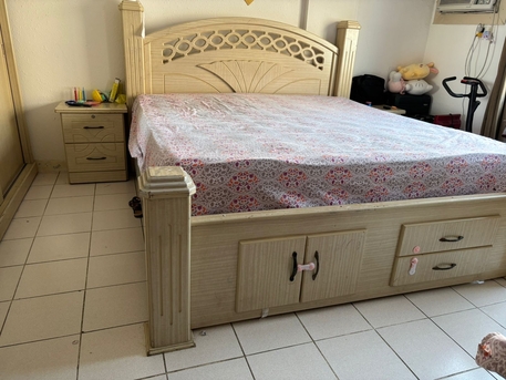 Thuqbah, Furniture, SAR 1000,  King Ize Bedroom Set With Dressing, Wardrobe And 2 Side Tables
