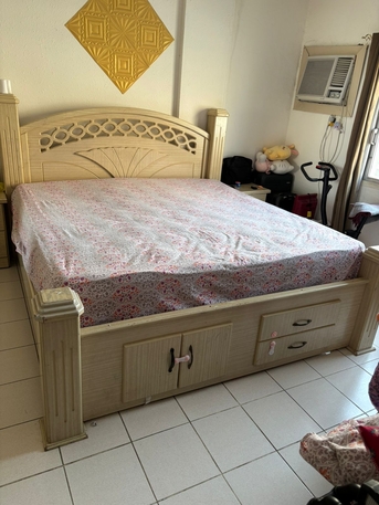 Thuqbah, Furniture, SAR 1000,  King Ize Bedroom Set With Dressing, Wardrobe And 2 Side Tables