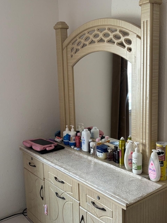 Thuqbah, Furniture, SAR 1000,  King Ize Bedroom Set With Dressing, Wardrobe And 2 Side Tables