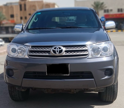 Riyadh, Vehicles, Cars & Trucks , SAR 39000,  Toyota Fortuner,  2011,  Automatic,  304 KM,     2.7 4x4 All Original Condition