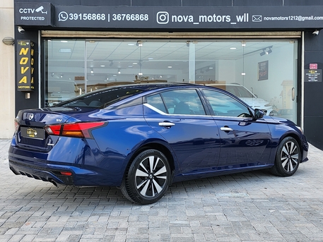 Manama, Vehicles, Cars & Trucks , BHD 5700,  Nissan Altima SV,  2019,  Automatic,  98000 KM,   2.0 Turbo