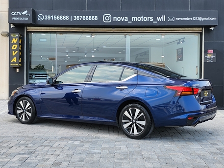 Manama, Vehicles, Cars & Trucks , BHD 5700,  Nissan Altima SV,  2019,  Automatic,  98000 KM,   2.0 Turbo