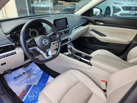 Manama, Vehicles, Cars & Trucks , BHD 5700,  Nissan Altima SV,  2019,  Automatic,  98000 KM,   2.0 Turbo