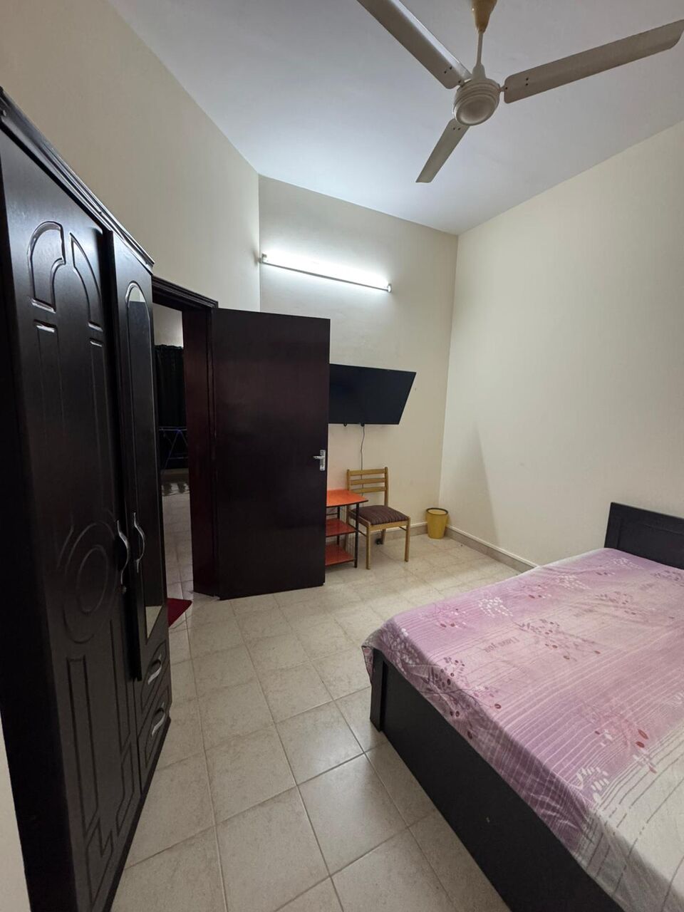 Manama, Rooms for Rent, BHD 110/month,  1500 Sq. Meter,  Room Available For Rent With Attached Bathroom Rent 110 BHD With EWA)