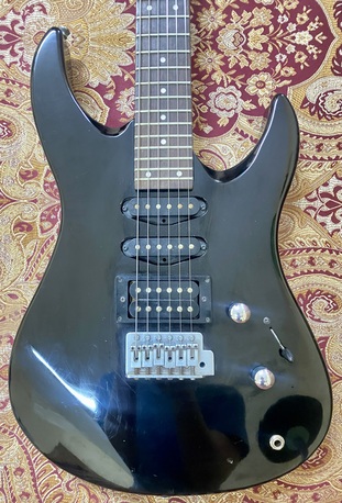 Riyadh, Musical Instruments, SAR 600,  Electric Guitar 24 Frets Yamaha RGX112