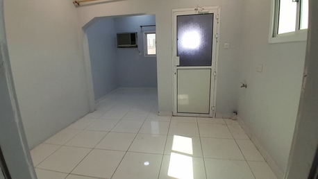 Manama, Apartments/Houses, BHD 130/year,  1 BR,  Ras Ruman:- Studio Flat On Rent With Unlimited Ewa