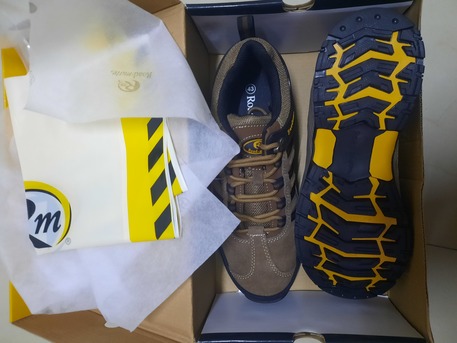 Riyadh, Collectibles, SAR 80,  Safety Shoe Size 43 And 44