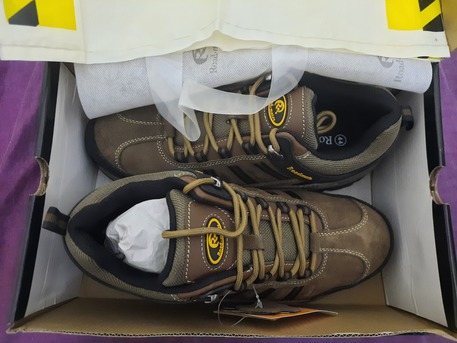 Riyadh, Collectibles, SAR 80,  Safety Shoe Size 43 And 44