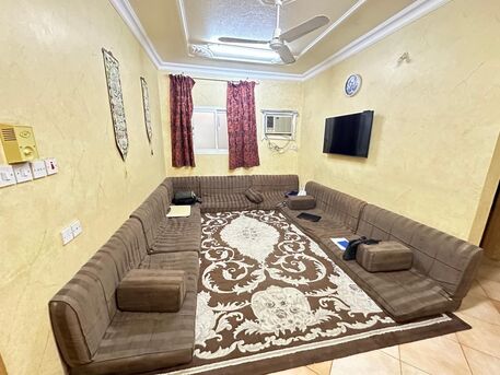 Al Khalidiyah, Household Items, SAR 300,  Selling Carpet & Majlis 300 SAR