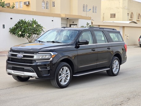 Riyadh, Vehicles, Cars & Trucks , SAR 130000,  Ford Expedition XLT,  2023,  Automatic,  150000 KM,    MAX 4x4 Fully Loaded