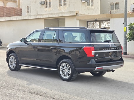 Riyadh, Vehicles, Cars & Trucks , SAR 130000,  Ford Expedition XLT,  2023,  Automatic,  150000 KM,    MAX 4x4 Fully Loaded