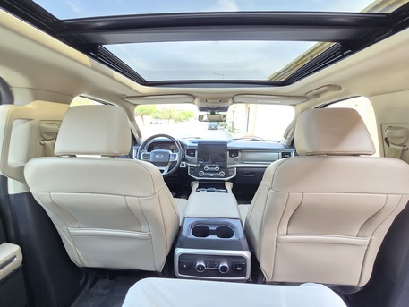 Riyadh, Vehicles, Cars & Trucks , SAR 130000,  Ford Expedition XLT,  2023,  Automatic,  150000 KM,    MAX 4x4 Fully Loaded