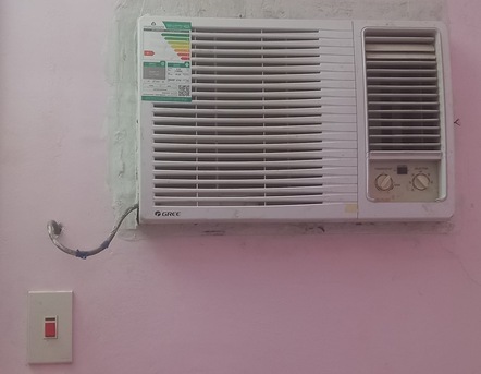 Madinah, Air Conditioners, SAR 250,  A/c 550 Fridge 250 For Urgent Sell Other Household Items Also Available