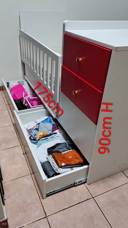 Khobar, Baby & Kid Stuff, SAR 500,  Baby Crib With Intergrated Storage And Top Changing Table