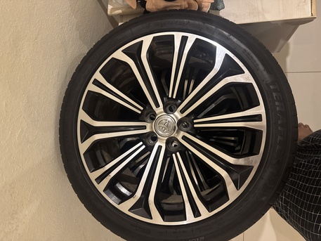 Jeddah, Auto Parts, SAR 1500,  Toyota Corolla 17&rdquo; Alloy Wheels & Tires