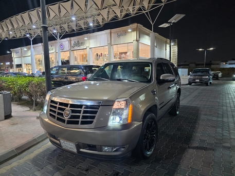 Jeddah, Vehicles, Cars & Trucks , SAR 25000,  Cadillac Escalade ESV,  2007,  Automatic,  240000 KM,  Cadillac Escalade Full Option Price Negotiable