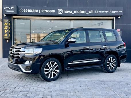 Manama, Vehicles, Cars & Trucks , BHD 16500,  Toyota Land Cruiser,  2017,  Automatic,  199000 KM,   GXR V8