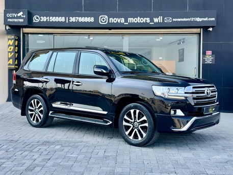 Manama, Vehicles, Cars & Trucks , BHD 16500,  Toyota Land Cruiser,  2017,  Automatic,  199000 KM,   GXR V8