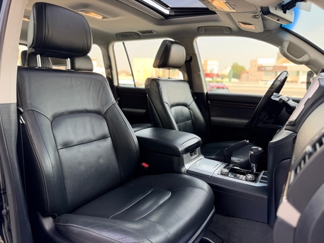 Manama, Vehicles, Cars & Trucks , BHD 16500,  Toyota Land Cruiser,  2017,  Automatic,  199000 KM,   GXR V8