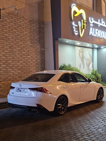 Zinj, Vehicles, Cars & Trucks , BHD 8500,  Lexus IS 300 F SPORT,  2020,  Automatic,  78000 KM,  LEXUS IS 300 F SOPRT  FULL OPTION CAR FOR SALE