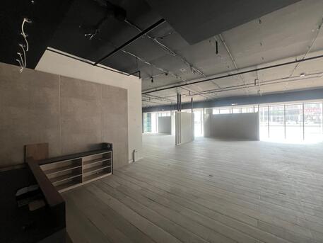 Manama, Shops, BHD 1800,  464 Sq. Meter,  Spacious Highway-Facing Showroom For Rent In Khamis