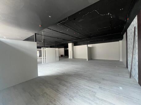 Manama, Shops, BHD 1800,  464 Sq. Meter,  Spacious Highway-Facing Showroom For Rent In Khamis