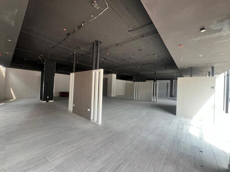 Manama, Shops, BHD 1800,  464 Sq. Meter,  Spacious Highway-Facing Showroom For Rent In Khamis