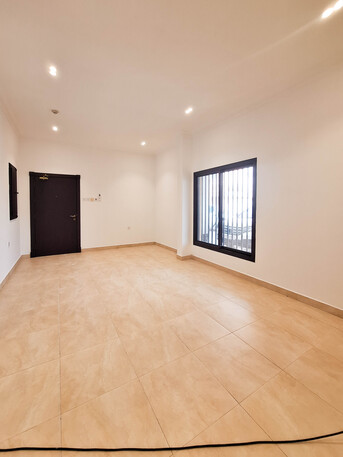 Manama, Apartments/Houses, BHD 200/month,  2 BR,  For Rent: Semi-furnished Apartment In Jableh Habashi, Near The Main Road
