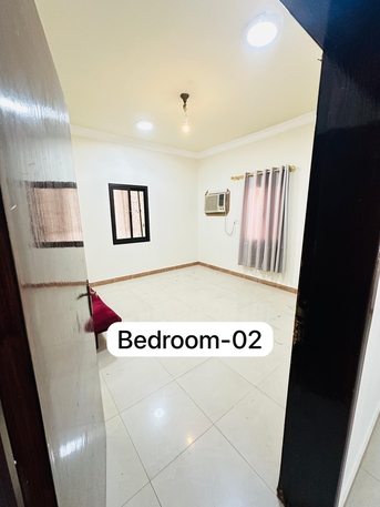 Hofuf, Apts/Flats Wanted, SAR 1500/month,  3 BR,  3 BHK Flat Available For Rent  Neat And Clean Flat With 2 Bathrooms And Toilets. Available