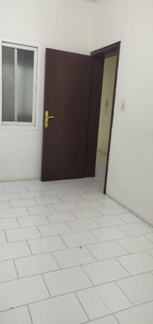 Al Khobar Al Shamalia, Rooms Available, SAR 1200/month,  Separate Semi Furnished Room With Separate Bathroom Is Available